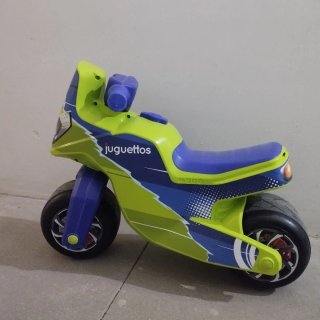 Moto correpasillos Juguettos