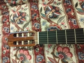 Chitarra classica Admira Juanita con custodia