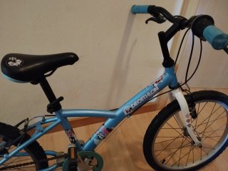 Bicicleta infantil Decathlon 20 azul. 5 velocidade