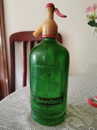 Sifón antiguo La Revoltosa