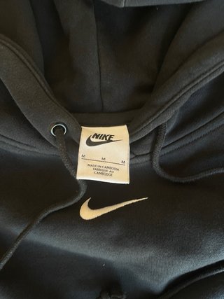 Sudadera Nike con capucha negra