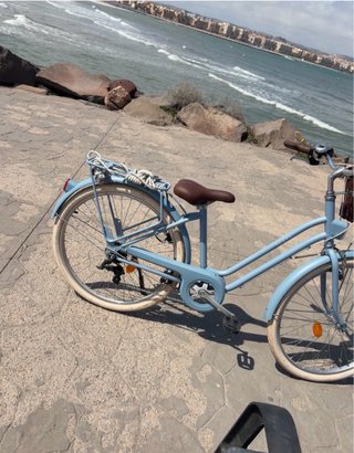 Bicicleta paseo azul celeste