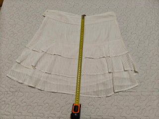 Falda blanca volantes