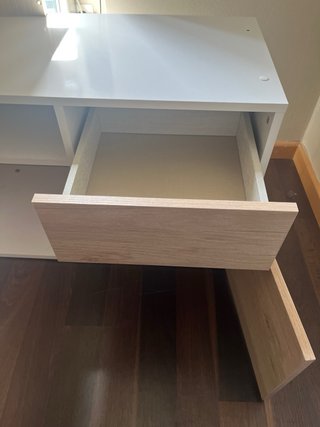 Escritorio moderno blanco y madera