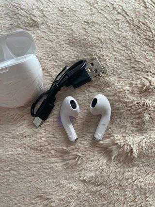 Auriculares blancos PRO 6 TWS