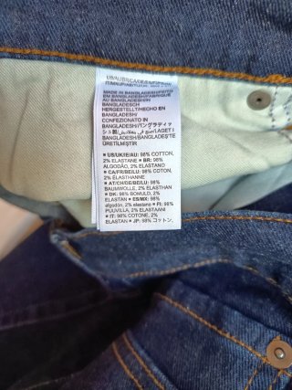 Pantalón vaquero Amazon Essentials azul