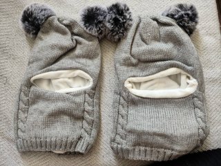 Bufanda completa gris con pompón