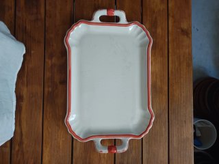 Vassoio in ceramica con manici
