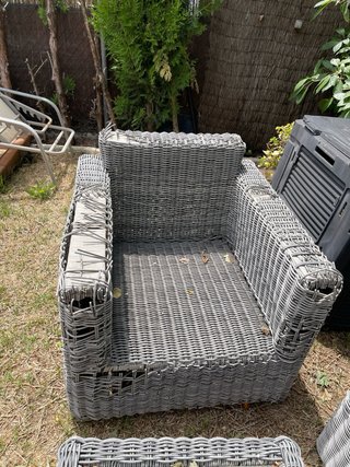 Conjunto de sofá, sillones y mesa de exterior