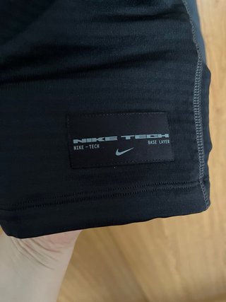Camiseta Nike Tech manga larga original.Sin uso