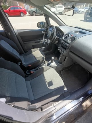 Mitsubishi Colt 1.3 2010 automático. Etiqueta C