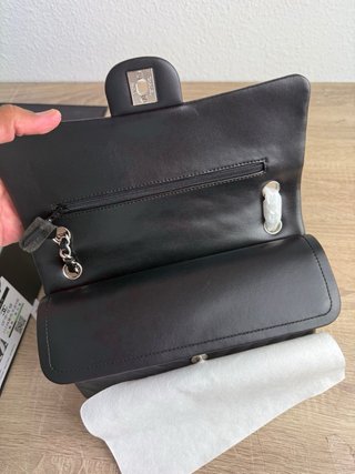 Borsa a mano Chanel nera Chevron