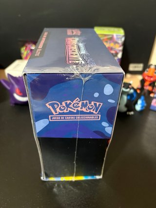 Caja Entrenador Élite Pokémon Caos Creciente