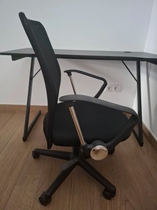 Mesa Gamer Negra + Silla Oficina Ubicación Calonge