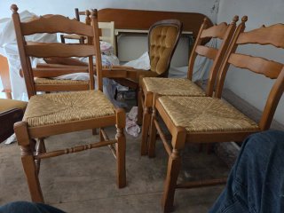 Vari mobili per casa