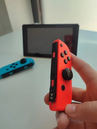 Consola Nintendo Switch V1 Azul/Rojo + Mando Pro