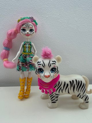 Colección Enchantimals Muñecas y Animales