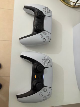 Consola PS5 Estándar + 2 Mandos