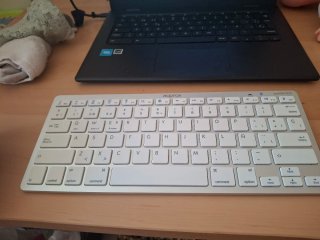 Teclado Inalámbrico Aqprox Plata y Blanco
