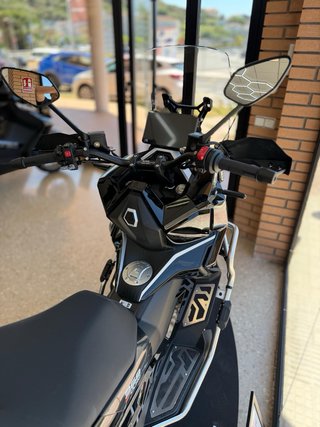 Zontes 368G MY 2026 Maxi Scooter Negra