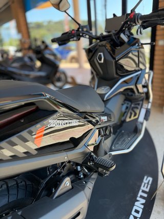 Zontes 368G MY 2026 Maxi Scooter Negra