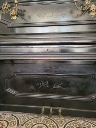 Piano antiguo Estela - Casa Bernareggi.