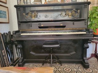 Piano antiguo Estela - Casa Bernareggi.