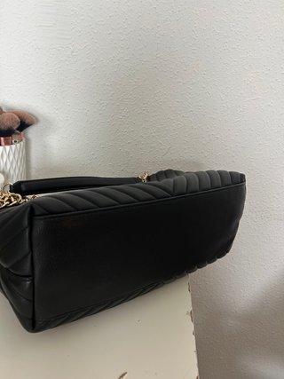 Bolso Negro Victoria's Secret Dorado
