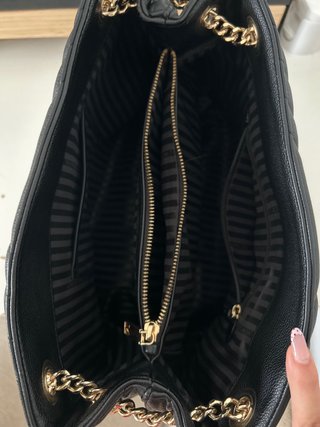 Bolso Negro Victoria's Secret Dorado
