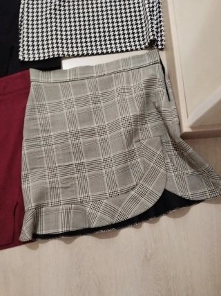 Lote 4 Faldas (Negra, Roja, Cuadros, Houndstooth)