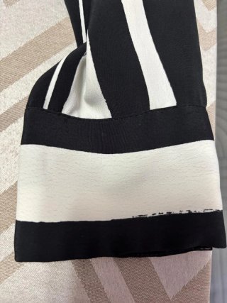 Blusa Mango Rayas Blanco y Negro Talla M
