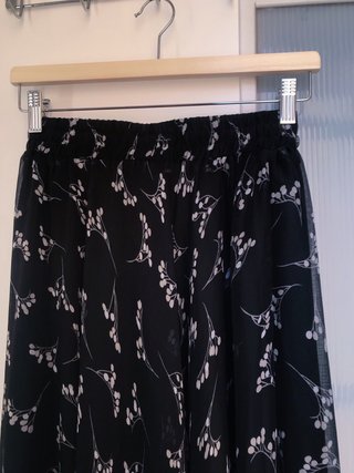 Falda larga estampada negra talla XS