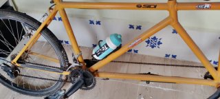 Bicicleta tándem naranja