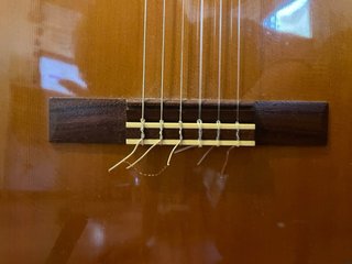Guitarra Yamaha CG142C