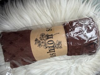 Perfume Yani Sweet y pañuelo