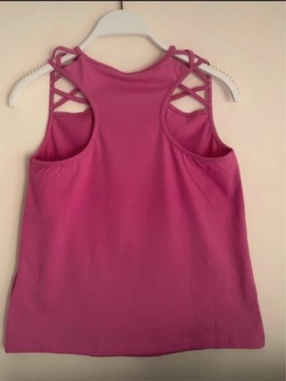 Camiseta niña fucsia con estampado