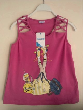 Camiseta niña fucsia con estampado