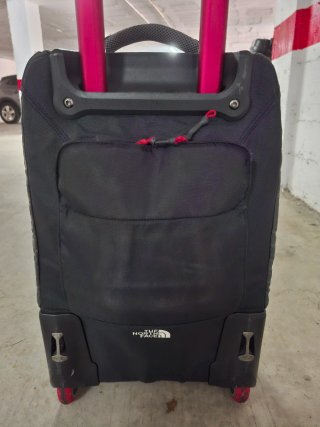 MALETA Mochila The North Face Negra y Roja