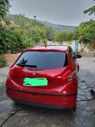 Peugeot 208 2015