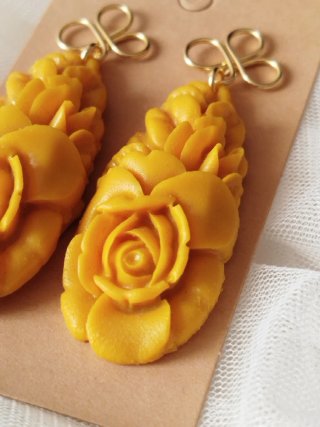 Pendientes flamenca/fiesta color mostaza