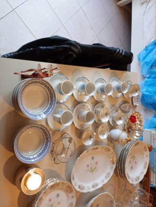 Piatti,porcellame,bicchieri cristallo,posate inox
