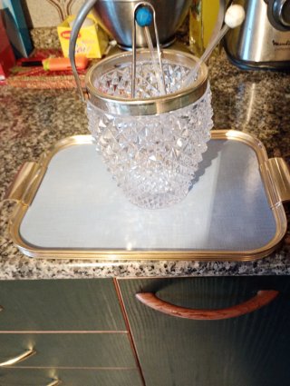 Piatti,porcellame,bicchieri cristallo,posate inox