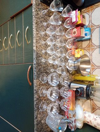 Piatti,porcellame,bicchieri cristallo,posate inox
