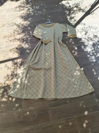 Vestido Medieval Beige y Dorado