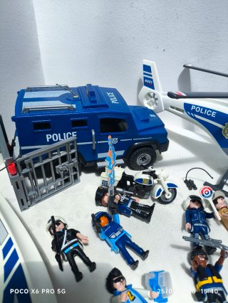Lote Playmobil Policía 8 Figuras
