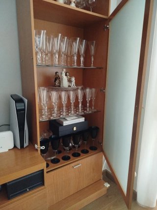 3 Mueble de comedor de madera