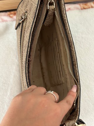 Bolso Guess Marrón y Dorado