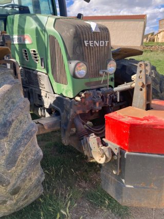 Tractor Fendt 818