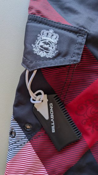 Bañador Billabong Negro y Rojo