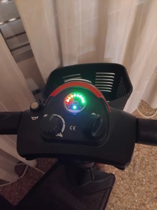 Moto eléctrica Go Go Scooter + otra de regalo